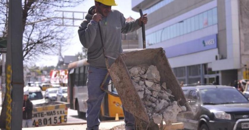 Volvió a caer el empleo formal en a construcción