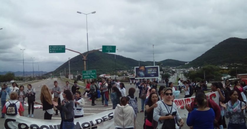 Los docentes salteños rechazaron una nueva oferta salarial de Urtubey y sigue el paro por tiempo indeterminado