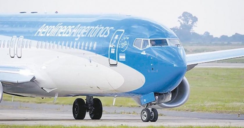 Ahora el Gobierno dice que los pilotos «manipulan» información que daña a Aerolíneas Argentinas