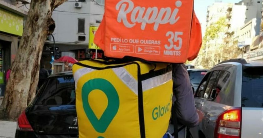 Camuflados «de civil», los repartidores siguen trabajando a pesar del fallo judicial