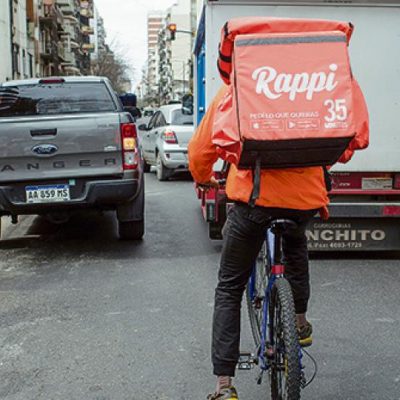 Se extiende el uso del delivery pero se desploma 12% el poder de compra de los usuarios, mientras más repartidores necesitan más pedidos