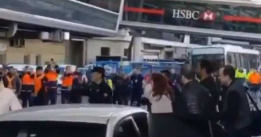 Los aeronáuticos ovacionaron a CFK en su llagada a Aeroparque