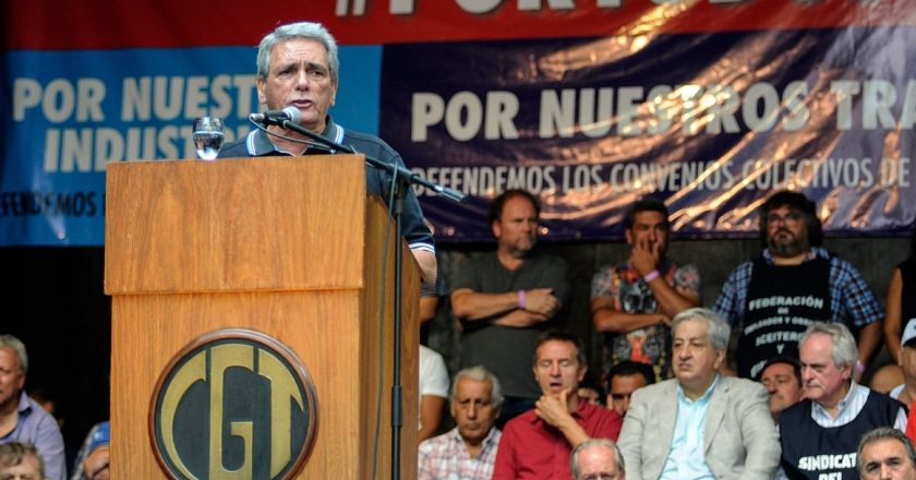 «En forma urgente se debe dar la posibilidad de rediscutir las paritarias»