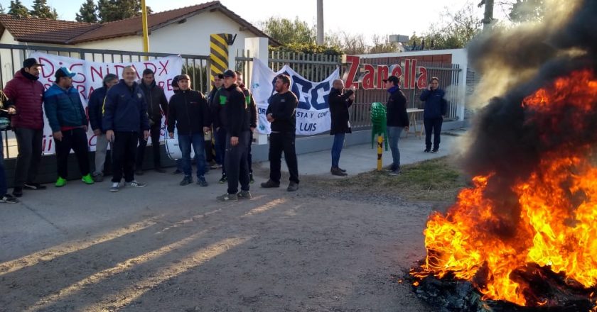 Despedidos de Zanella cortan ruta de acceso a San Luis
