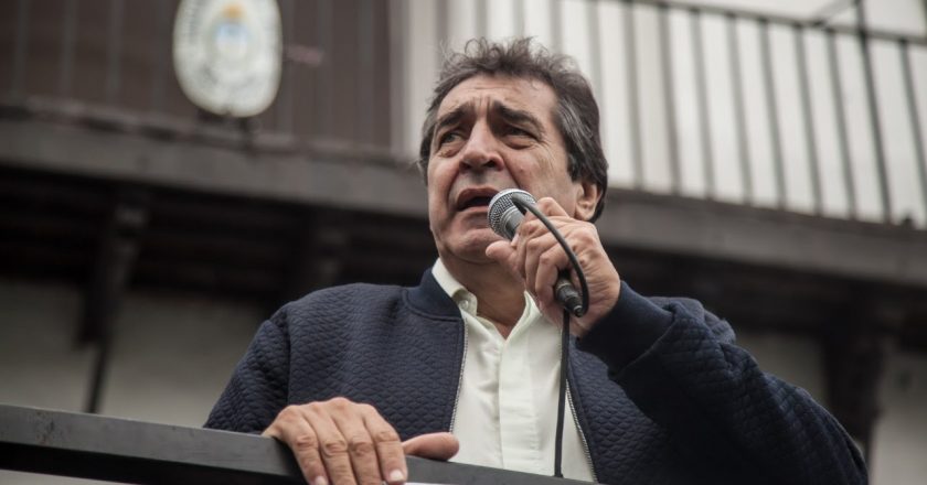 «Macri intenta retener algunos votos con medidas electorales e insuficientes»