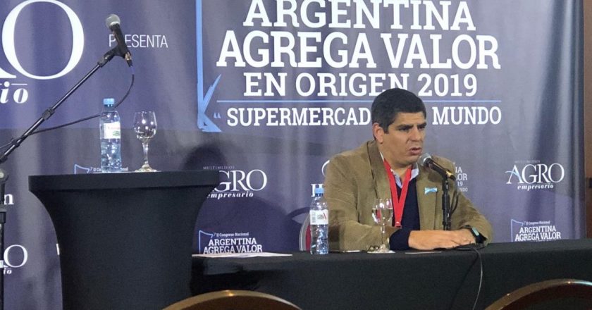 A Aparicio no lo para ni la crisis y va por los negocios de «vino caliente»
