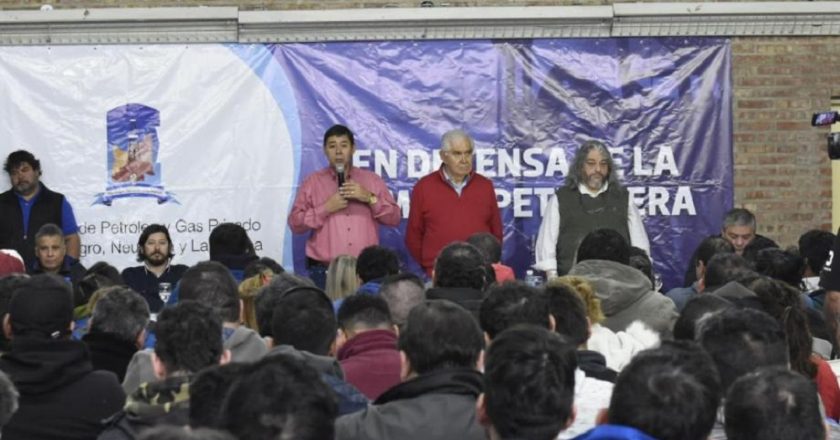 Petroleros advierten que no permitirán que «se toque un solo puesto de trabajo» por el congelamiento de precios