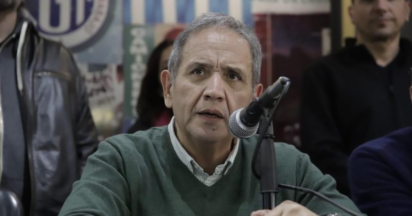 «Macri tiene que terminar su mandato y hay que colaborar para que finalice el 10 de diciembre»