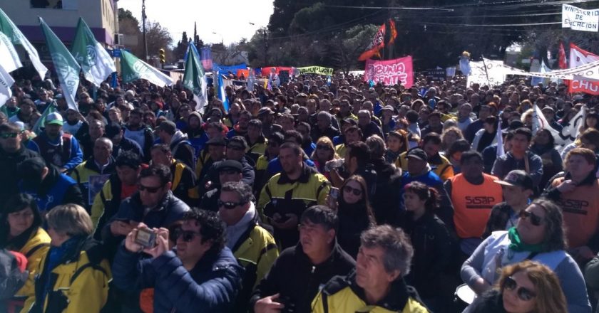 Los estatales de Chubut continuarán de paro por tiempo indeterminado