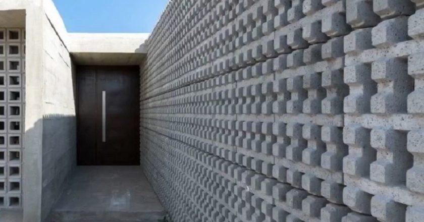 Más crisis: Corblock paraliza la producción «por tiempo indefinido» y despide masivamente personal