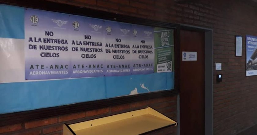 Aeronavegantes aficharon los aeronapuertos para rechazar los «cielos abiertos»