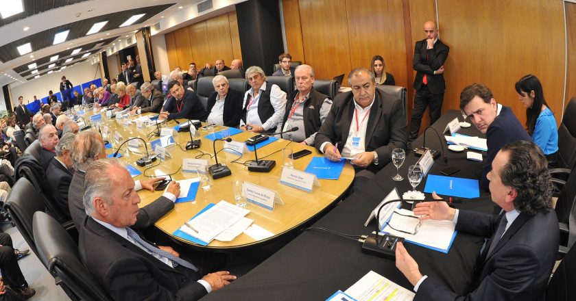 El Gobierno actualizó el Salario Mínimo 20 puntos debajo de la inflación