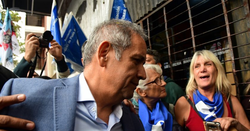 Palazzo pide un plan económico de emergencia para «preservar las reservas, los ahorros y el empleo»