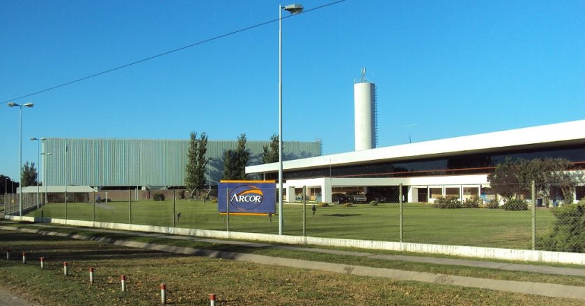 Arcor paraliza su fábrica de chocolates y adelanta vacaciones a sus casi 400 operarios