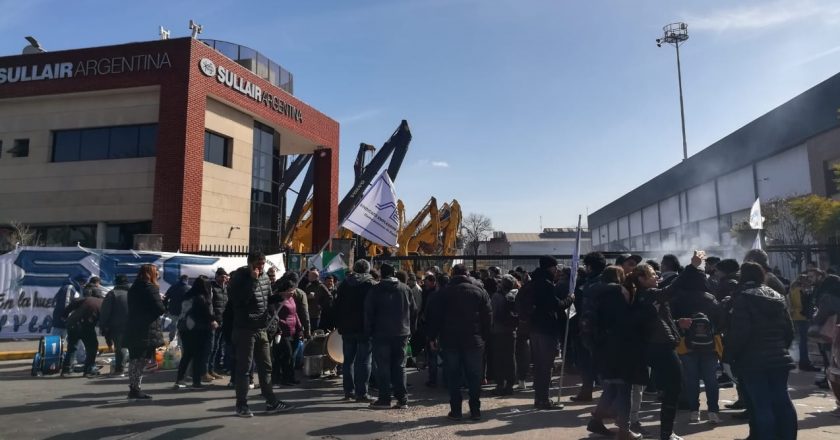 Denuncian que uno de los millonarios aportantes de campaña de Macri niega el reconocimiento a los delegados