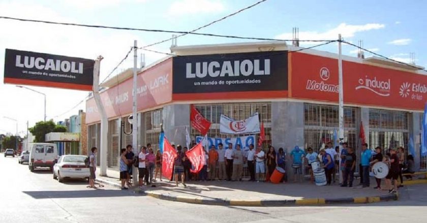 Lucaioli sigue cerrada, despidió 600 empleados y tiene suspendidos sin cobrar desde abril