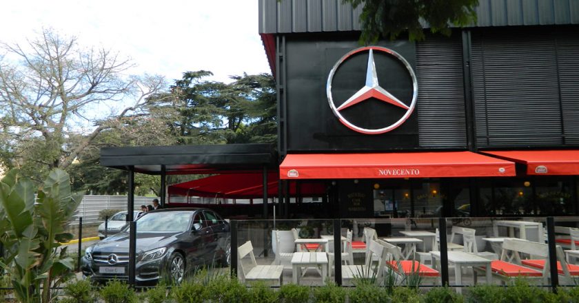 Novecento-Mercedes Benz, otra firma que cierra por la crisis económica