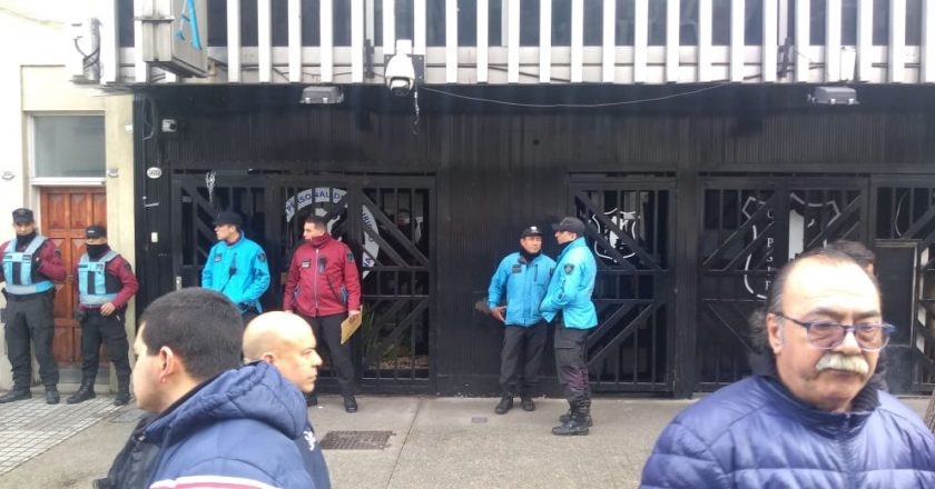 El Gobierno se quiere quedar con la caja del gremio y los vigiladores ocupan las sedes de UPSRA