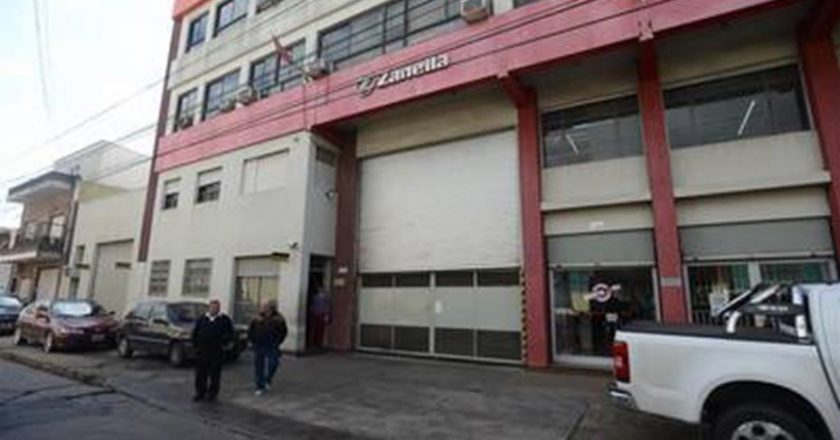 Zanella amenaza con cerrar también su planta de Caseros