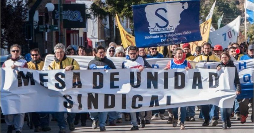Chubut no pudo abonar los sueldos a los estatales y anunció un nuevo cronograma de pagos