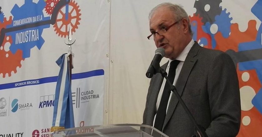 La UIA reniega del bono y dice que el Gobierno «vive desencajado de lo que pasa»