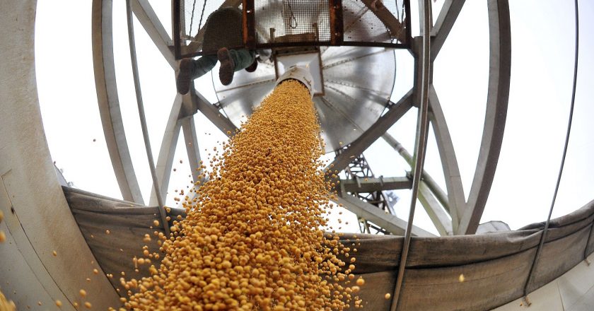 Por la disparada inflacionaria, recibidores de granos van a un modelo de paritarias semestrales con seguimiento permanente