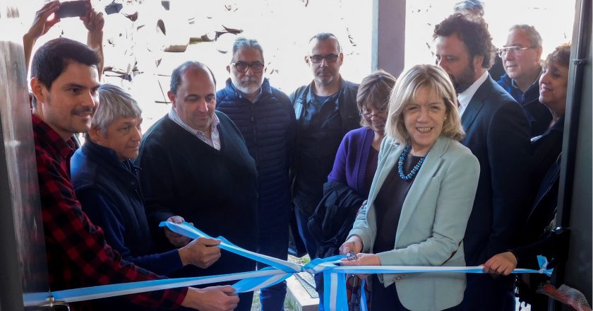 En conjunto con Smata y empresas, la UNLa inauguró un taller automotriz