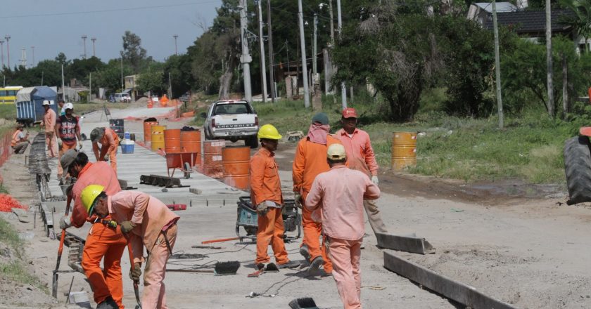 Ya se para la obra pública en Santa Fe y despidieron a 14 trabajadores de las obras de la autopista