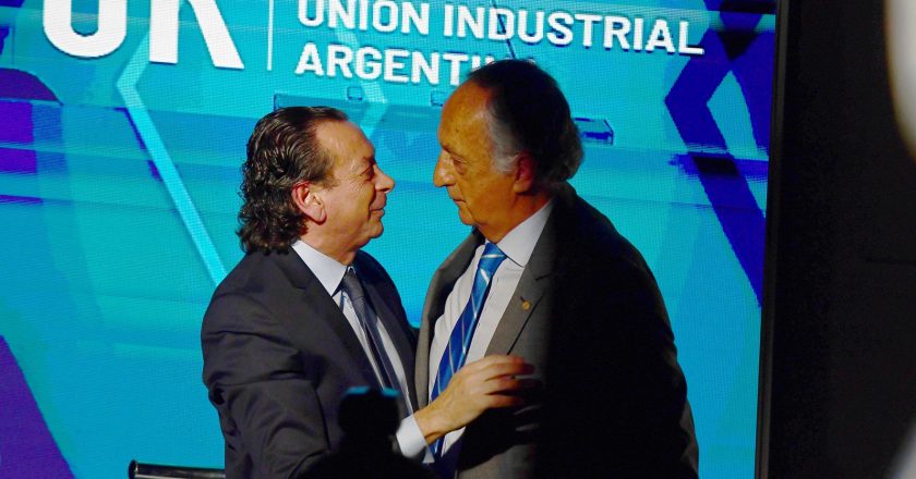 Bono de 5 mil pesos, no remunerativo y para quienes puedan pagarlo