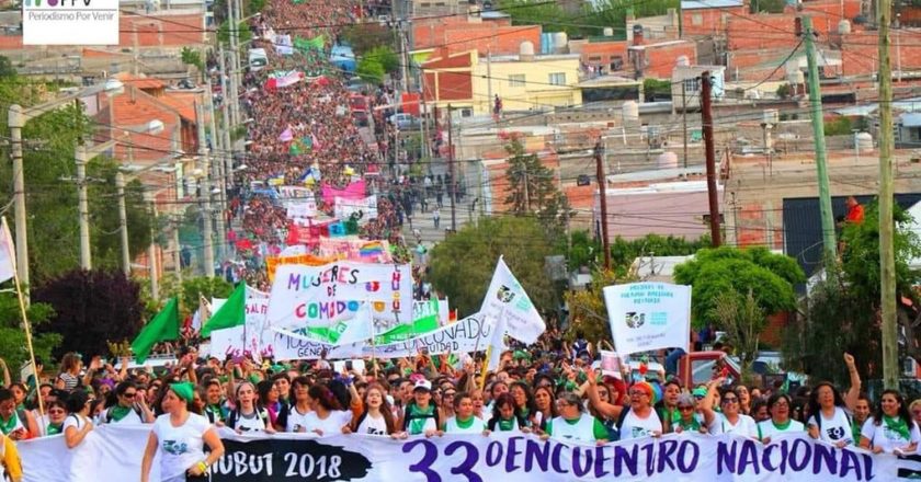 ¿Cuáles son los talleres del Encuentro Nacional de Mujeres relacionados con el mundo del trabajo?