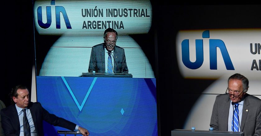 La UIA marca la cancha: «Las empresas que no puedan pagar el bono, no lo van a pagar»