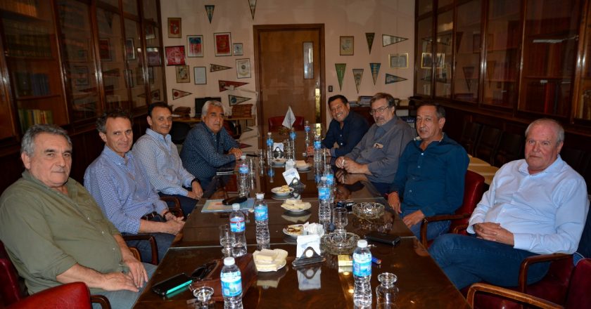 Los gremios del transporte recibieron a uno de los ministeriables del Frente de Todos
