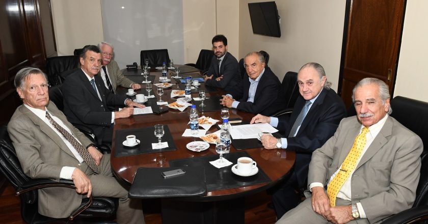 Cavalieri acordó que los 5 mil pesos se pagarán en 5 cuotas y se aseguró 450 millones para la obra social