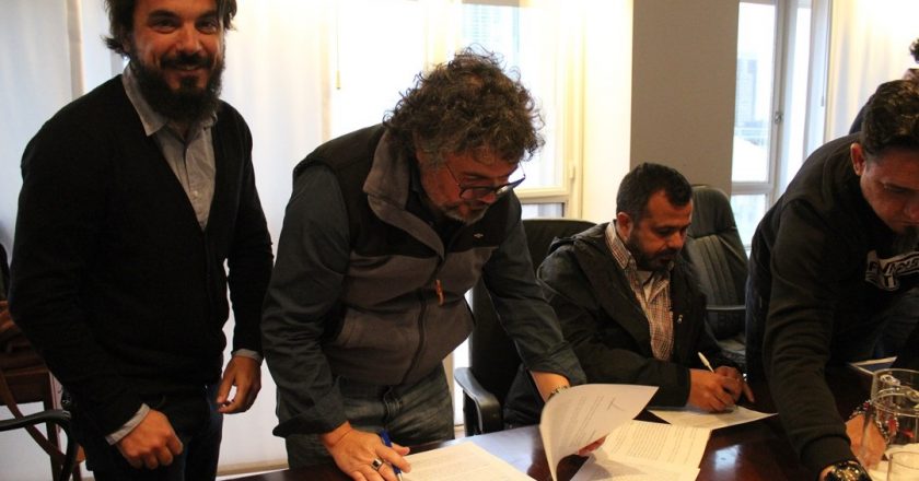 Aceiteros revisó la paritaria, superó el 54% para este año y firmó un bono de 10 mil pesos