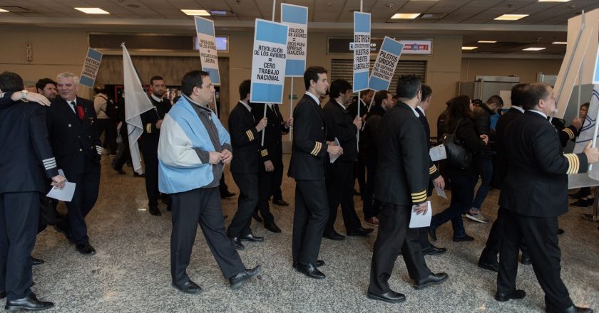 Acuerdo salarial y fin del conflicto entre los pilotos y Aerolíneas Argentinas