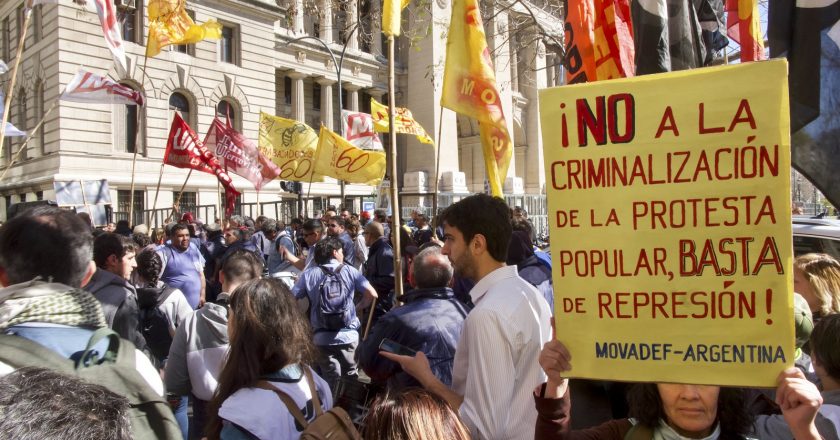 Condenan a 5 trabajadores de la Línea 60 por encabezar protesta en 2015