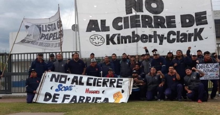 Kimberly Clark insiste en cerrar su planta de Bernal y despedir más de 200 empleados