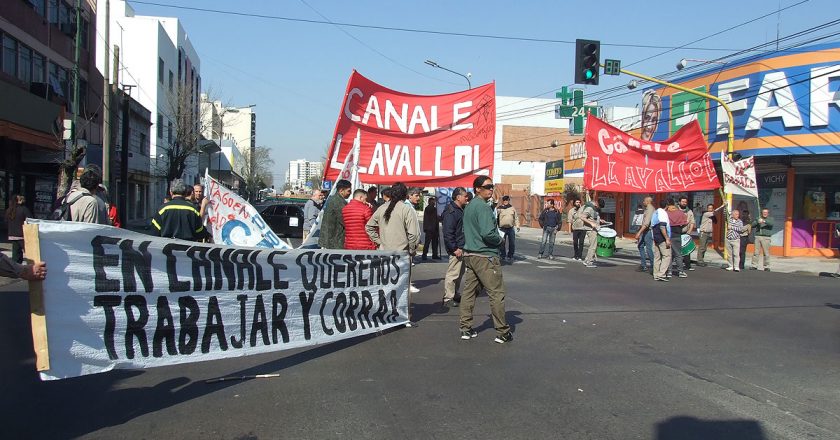 Según la UIA, la industria perdió casi 55 mil empleos el último año