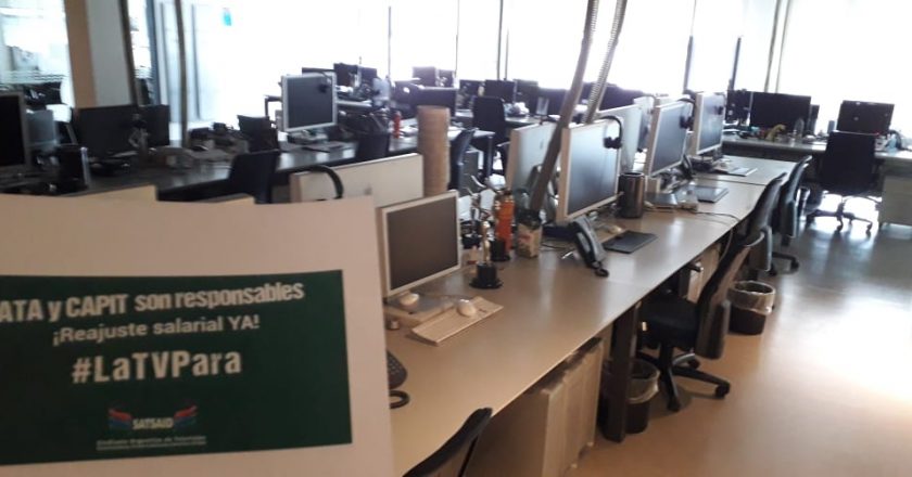 Trabajadores de televisión realizan paros parciales y las patronales envían policías