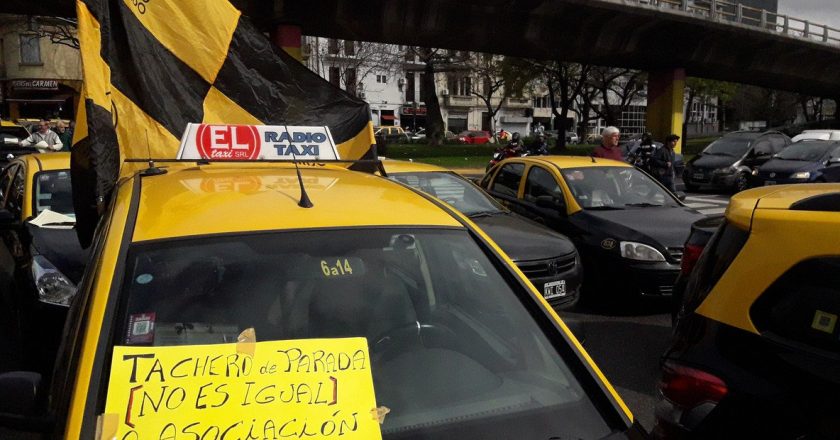 Los tacheros vuelven a hacer colapsar para protestar contra Uber y Cabify