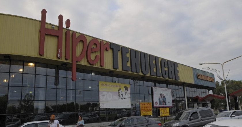 La cadena de supermercados de un dirigente macrista acordó no despedir a cambio de no pagar aportes