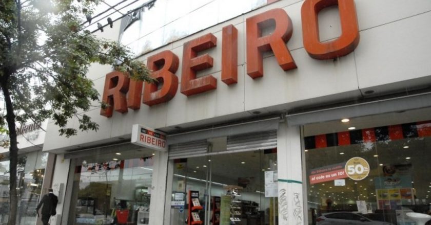Ribeiro trasladó a dos horas de distancia a los empleados que dieron a conocer los cierres de sucursales