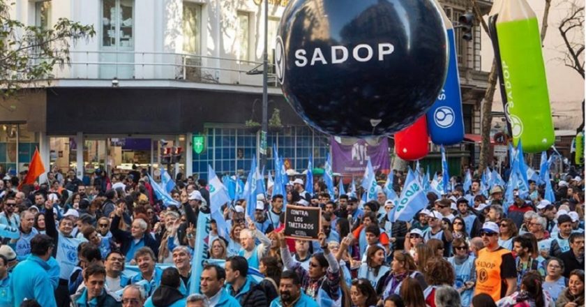 Los docentes privados cobrarán el «bono» de 5 mil pesos en 3 cuotas
