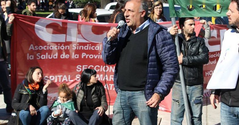 Gremio de médicos le pide a Axel que no sea como Vidal y que se comprometa con la salud pública
