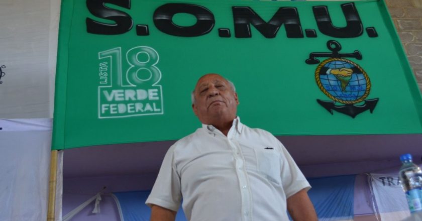 Marineros van al «paro total» en el sector arena y piedra en Rosario