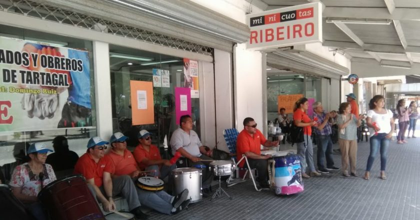 Ribeiro prometió pagar el 80% de los salarios y los trabajadores levantaron las protestas