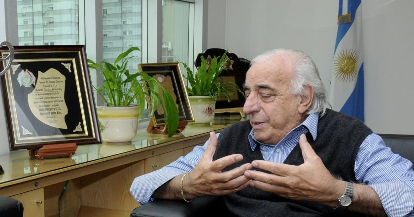 «Alberto va a tener que seguir con el cepo y darle a la maquinita porque hay que meter plata en el mercado»