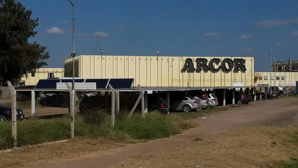 Arcor paralizó la producción y adelantó vacaciones a 430 trabajadores en Catamarca