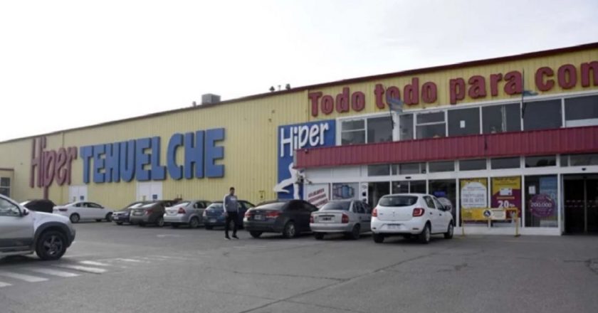 Mientras espera el Procedimiento de Crisis, Hipertehuelche cierra un supermercado en Comodoro