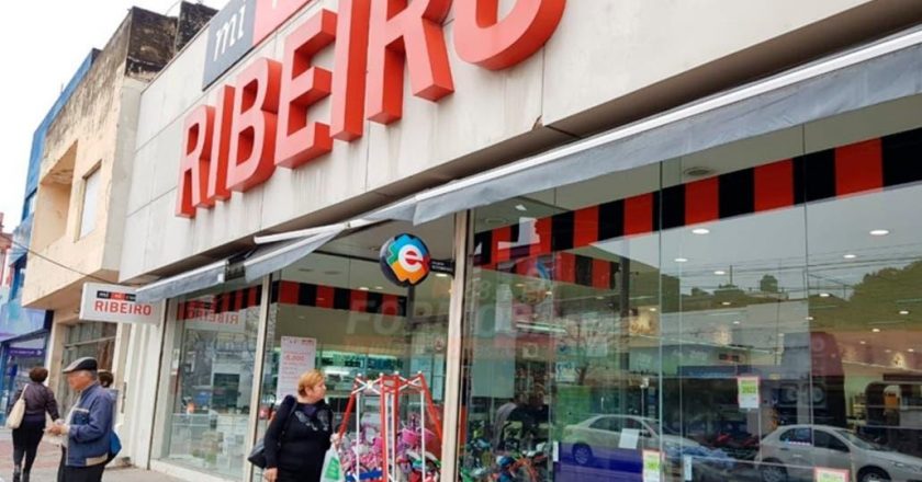 Ribeiro cerró más locales y debe los sueldos y aguinaldos